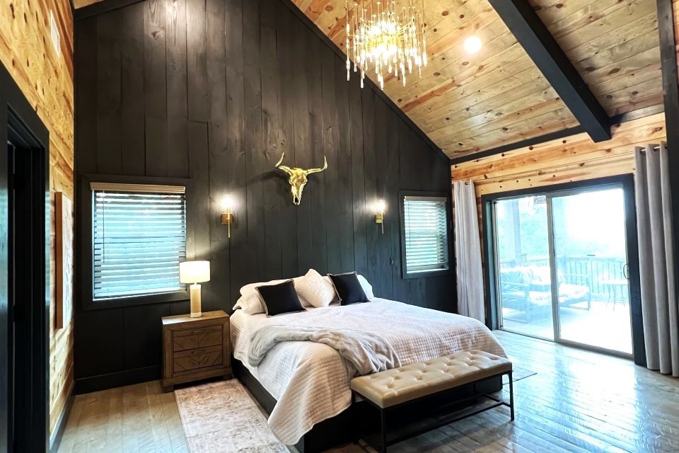 03 - Rustic Point - Upper King Suite