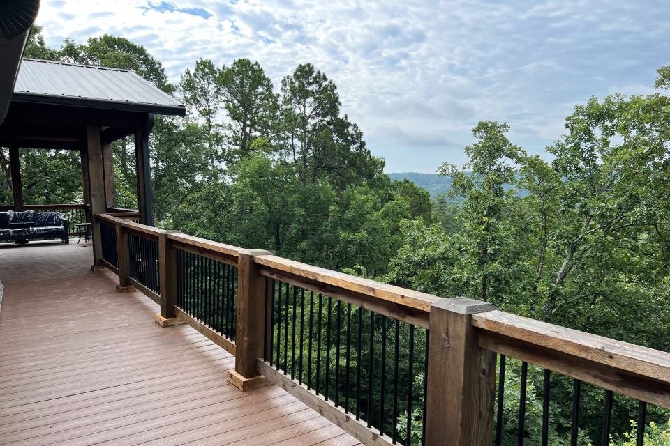 04 - Rustic Point - Upper Deck