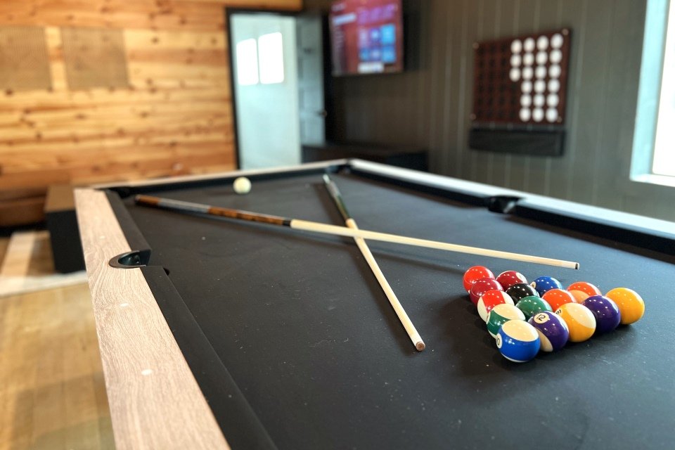 06 - Rustic Point - Game Room 2