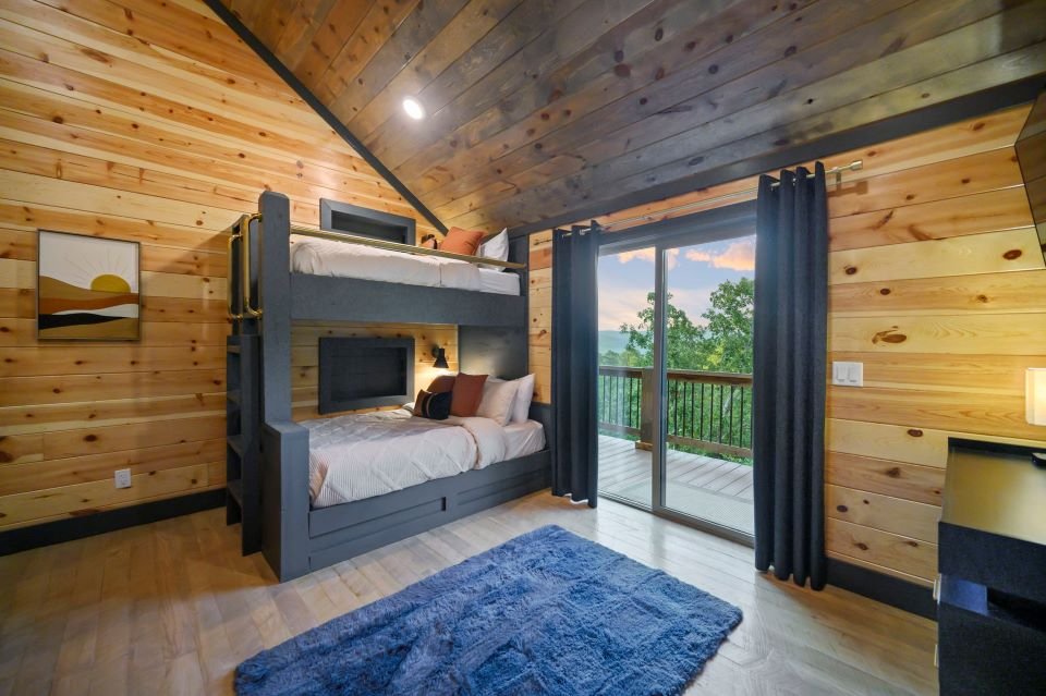 Rustic Point Cabin