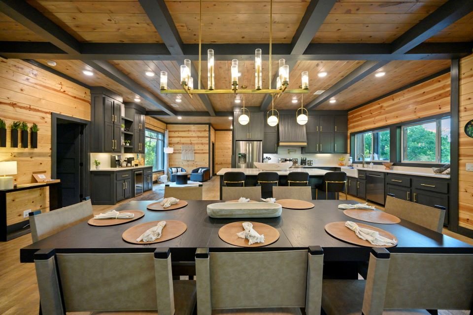 Rustic Point Cabin