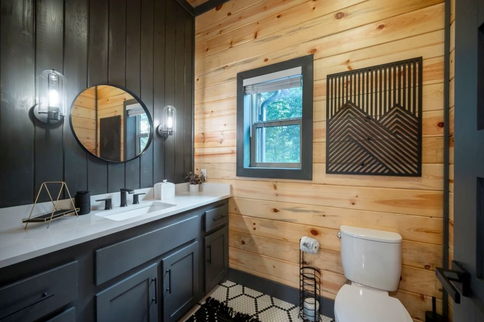 Rustic Point Cabin