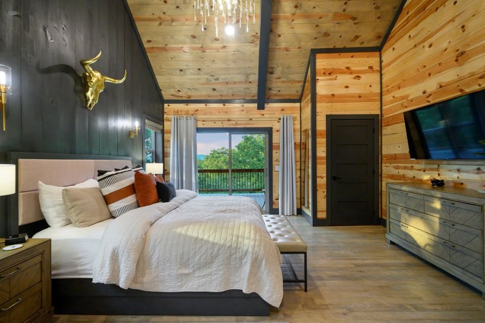 Rustic Point Cabin