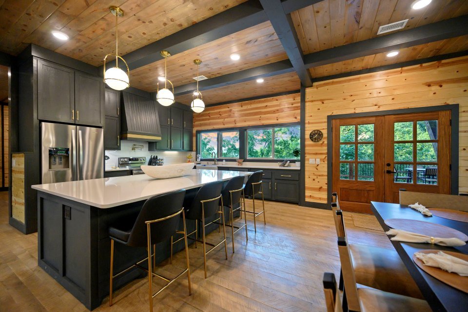 Rustic Point Cabin