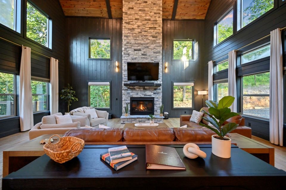 Rustic Point Cabin
