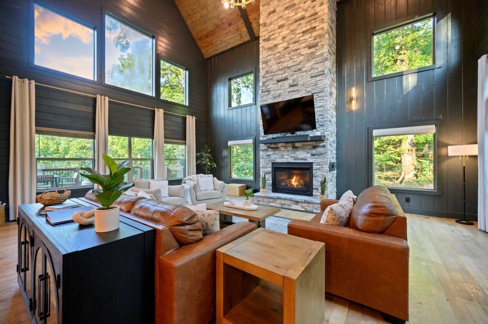 Rustic Point Cabin