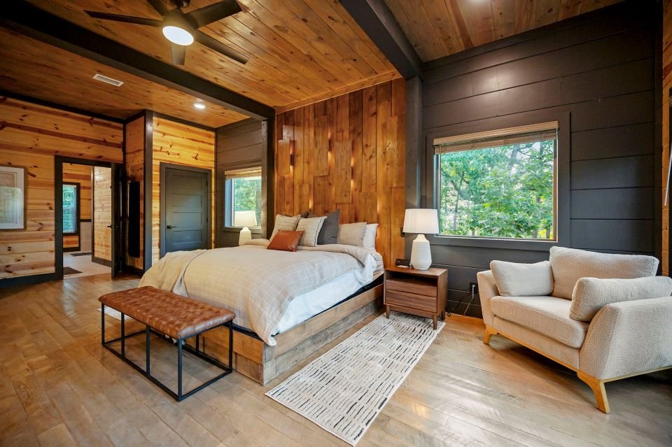 Rustic Point Cabin
