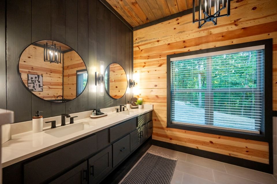 Rustic Point Cabin