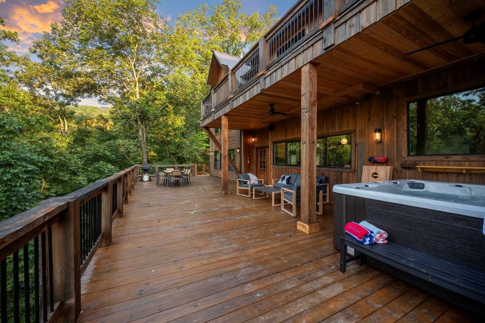 Rustic Point Cabin